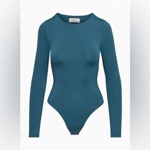Babaton Contour Crew Longsleeve Bodysuit